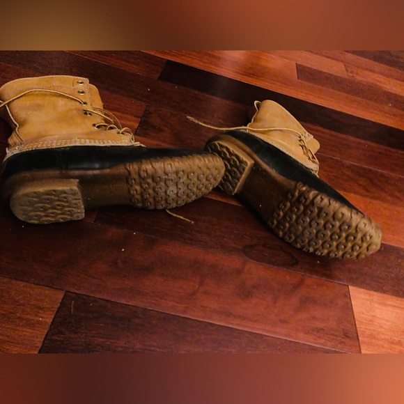 Woman’s L.L. Bean Boots - Picture 4 of 7
